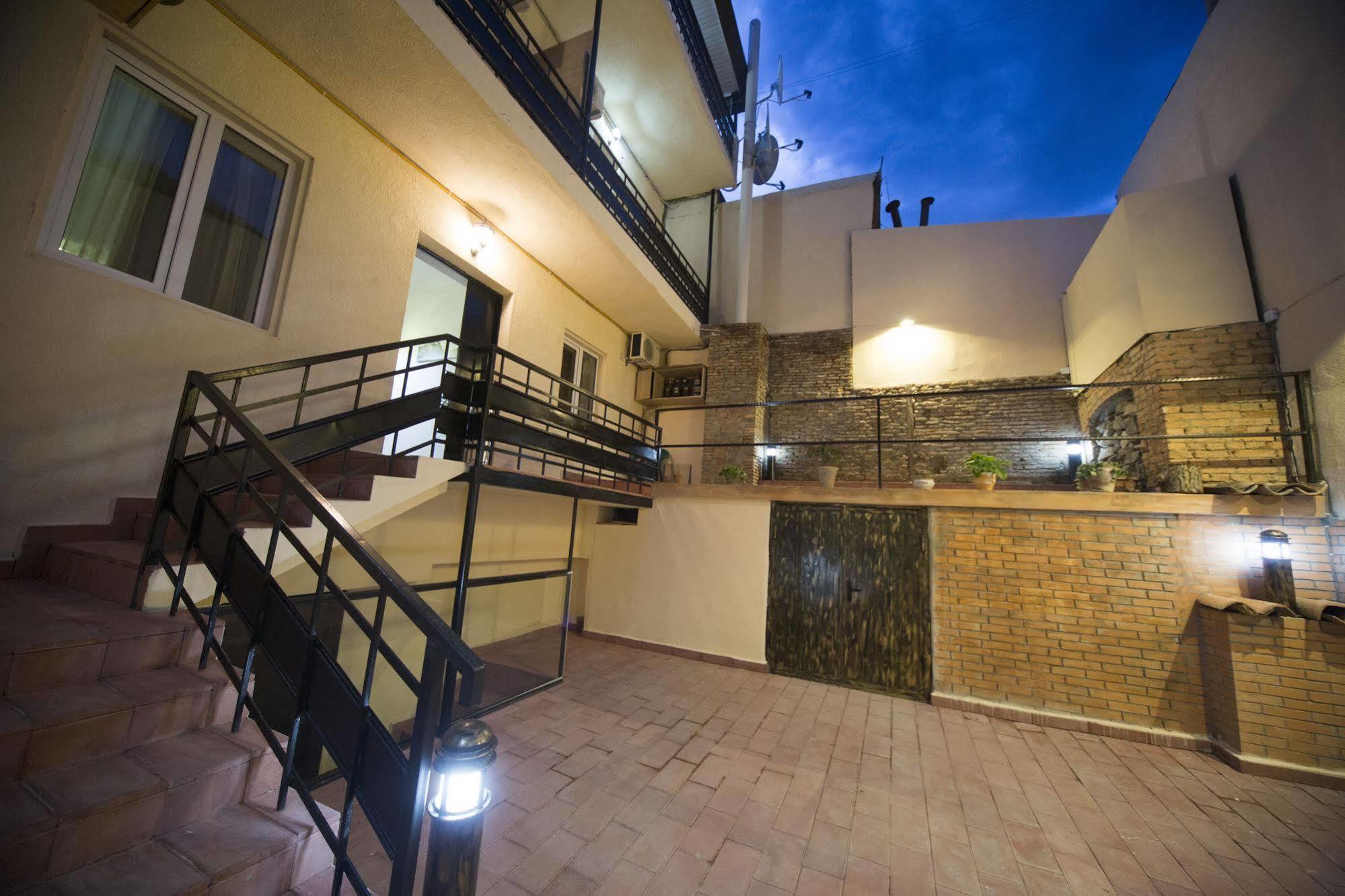 Log Inn Boutique Hotel Tbilisi Zewnętrze zdjęcie