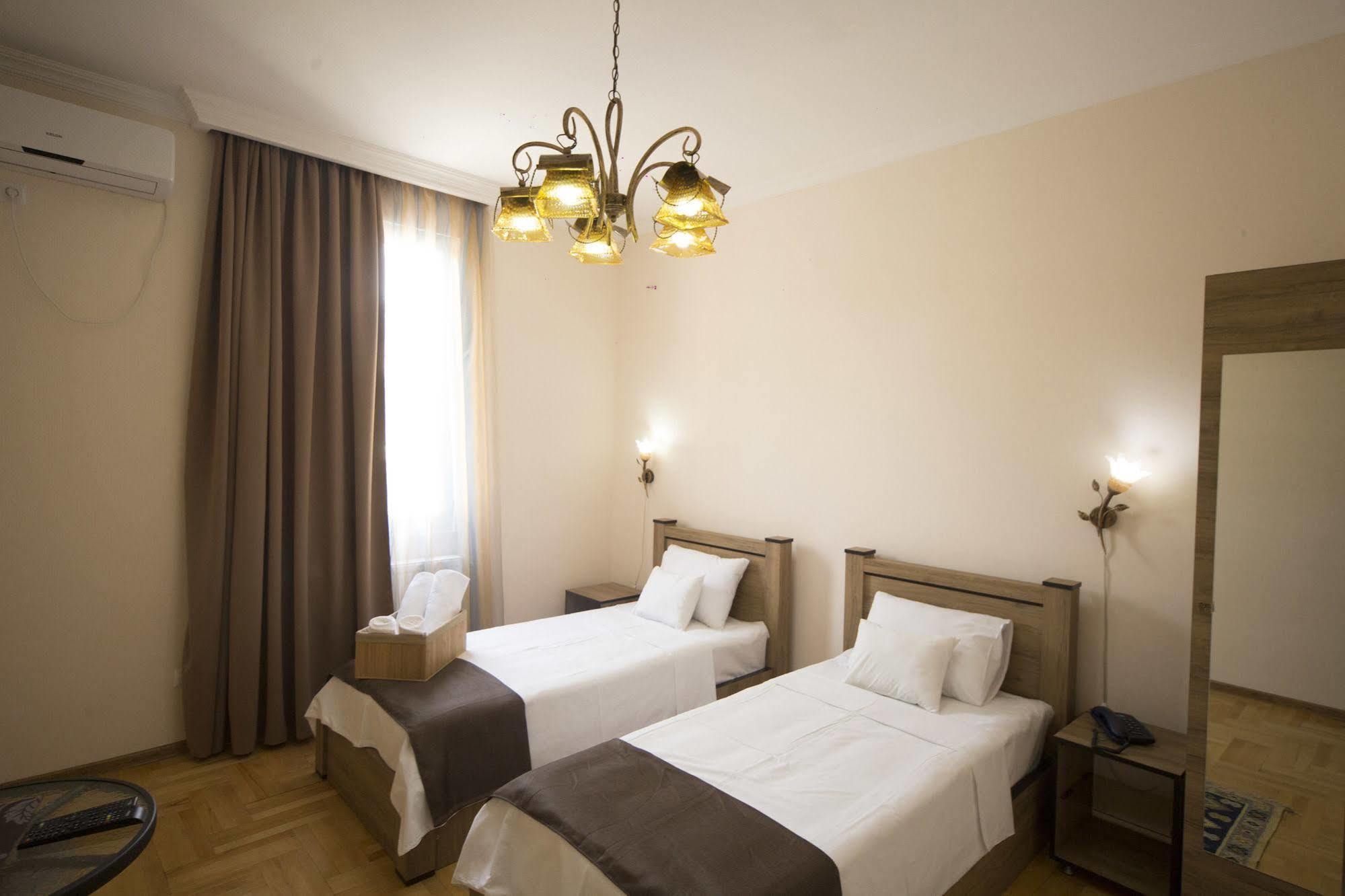 Log Inn Boutique Hotel Tbilisi Zewnętrze zdjęcie
